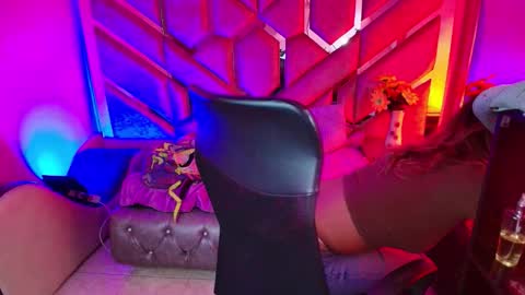  OLIVIA  online show from 22, 12, 2025