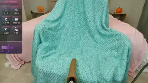 Olivia Hi guys Follow me  online show from 3, 11, 2025