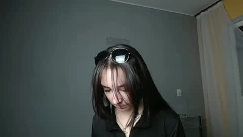 Snapshot of olivia_oliv chatting on 6, 3, 2025 Olivia online show from 6, 3, 2025