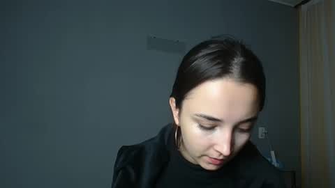 Snapshot of olivia_oliv chatting on 1, 10, 2025 Olivia online show from 1, 10, 2025