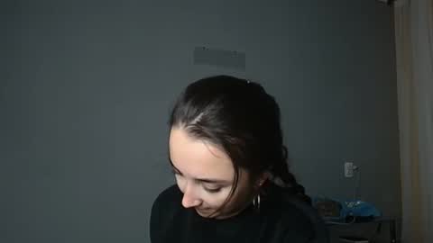 Snapshot of olivia_oliv chatting on 4, 11, 2025 Olivia online show from 4, 11, 2025