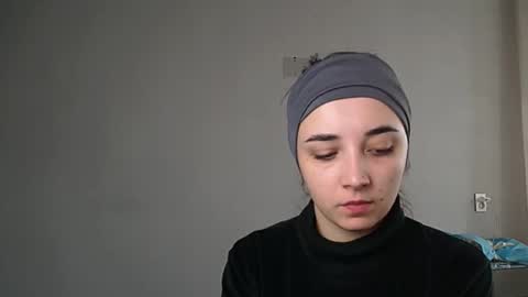 Snapshot of olivia_oliv chatting on 25, 11, 2025 Olivia online show from 25, 11, 2025