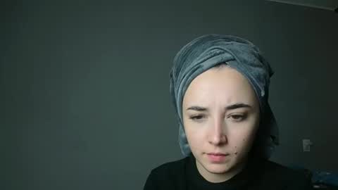 Snapshot of olivia_oliv chatting on 28, 11, 2025 Olivia online show from 28, 11, 2025