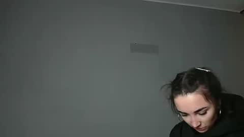 Snapshot of olivia_oliv chatting on 4, 12, 2025 Olivia online show from 4, 12, 2025