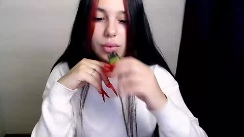 Snapshot of olivia_red_ chatting on 27, 10, 2025 Olivia online show from 27, 10, 2025