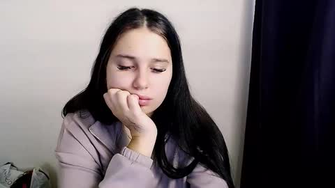 Snapshot of olivia_red_ chatting on 5, 11, 2025 Olivia online show from 5, 11, 2025