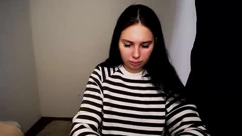 Snapshot of olivia_red_ chatting on 14, 11, 2025 Olivia online show from 14, 11, 2025