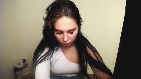 Snapshot of olivia_red_ chatting on 27, 11, 2025 Olivia online show from 27, 11, 2025