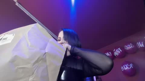   online show from 7, 2, 2025