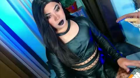 Snapshot of olivia_the_temptress27 chatting on 19, 9, 2025 Miss OLIVIA online show from 19, 9, 2025