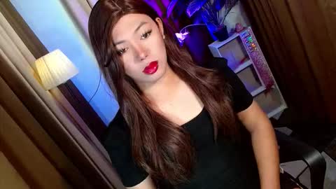 Snapshot of olivia_the_temptress27 chatting on 14, 11, 2025 Miss OLIVIA online show from 14, 11, 2025