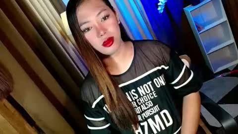 Snapshot of olivia_the_temptress27 chatting on 24, 11, 2025 Miss OLIVIA online show from 24, 11, 2025