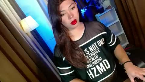 Snapshot of olivia_the_temptress27 chatting on 27, 11, 2025 Miss OLIVIA online show from 27, 11, 2025