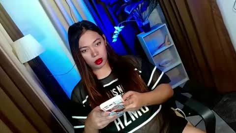 Snapshot of olivia_the_temptress27 chatting on 4, 12, 2025 Miss OLIVIA online show from 4, 12, 2025