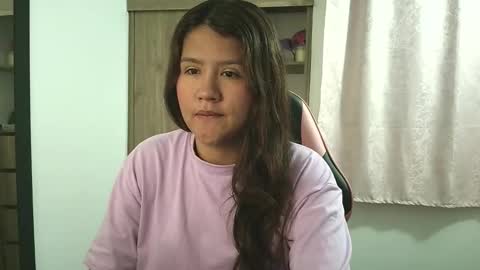 Snapshot of olivia_watson_ chatting on 22, 10, 2025 Olivia online show from 22, 10, 2025