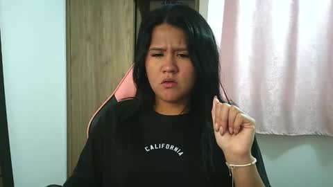 Snapshot of olivia_watson_ chatting on 4, 11, 2025 Olivia online show from 4, 11, 2025