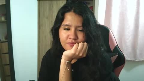 Snapshot of olivia_watson_ chatting on 7, 11, 2025 Olivia online show from 7, 11, 2025