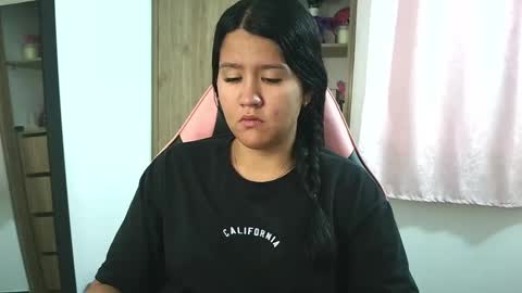 Snapshot of olivia_watson_ chatting on 13, 11, 2025 Olivia online show from 13, 11, 2025