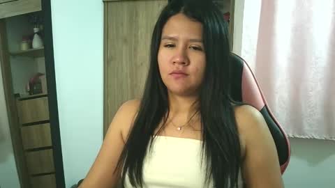 Snapshot of olivia_watson_ chatting on 19, 11, 2025 Olivia online show from 19, 11, 2025