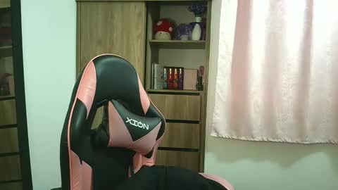 Snapshot of olivia_watson_ chatting on 21, 11, 2025 Olivia online show from 21, 11, 2025