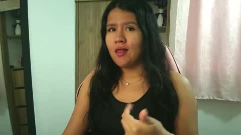 Snapshot of olivia_watson_ chatting on 28, 11, 2025 Olivia online show from 28, 11, 2025