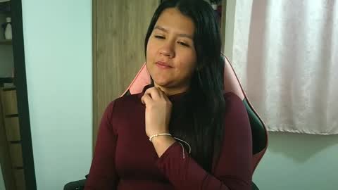 Snapshot of olivia_watson_ chatting on 1, 12, 2025 Olivia online show from 1, 12, 2025