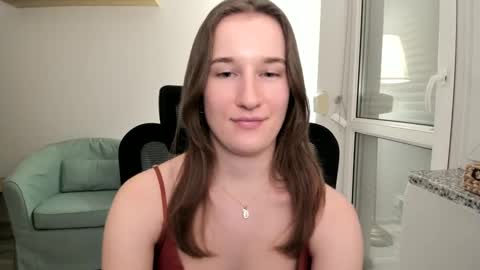 Snapshot of oliviaaa2003 chatting on 5, 12, 2024 Oliwiaa2004 online show from 5, 12, 2024