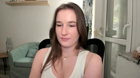 Snapshot of oliviaaa2003 chatting on 12, 1, 2025 Oliwiaa2004 online show from 12, 1, 2025