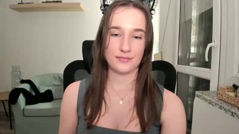 Snapshot of oliviaaa2003 chatting on 11, 3, 2025 Oliwiaa2004 online show from 11, 3, 2025