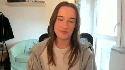 Oliwiaa2004 online show from 10, 4, 2026