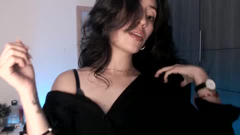 oliviaaa__ online show from 6, 2, 2025