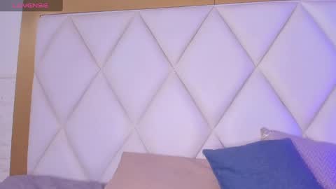 OLIVIA online show from 4, 2, 2025