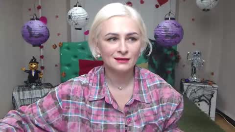 Snapshot of oliviahorst chatting on 25, 10, 2025 OliviaHorst online show from 25, 10, 2025