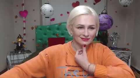 Snapshot of oliviahorst chatting on 6, 11, 2025 OliviaHorst online show from 6, 11, 2025