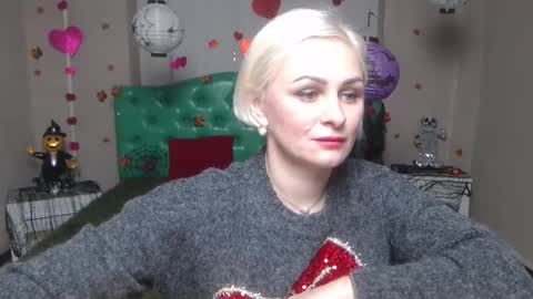 Snapshot of oliviahorst chatting on 9, 11, 2025 OliviaHorst online show from 9, 11, 2025