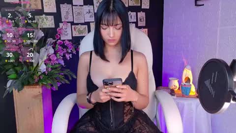 Olivia Mcneill  online show from 23, 1, 2025