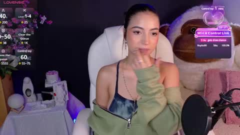 Olivia Mcneill  online show from 7, 2, 2025