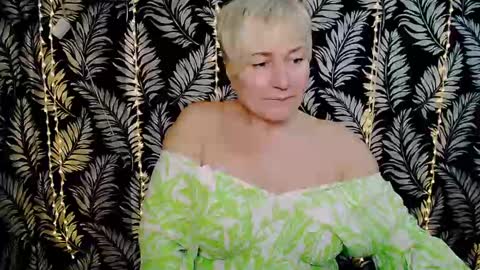 Kelly online show from 3, 2, 2025