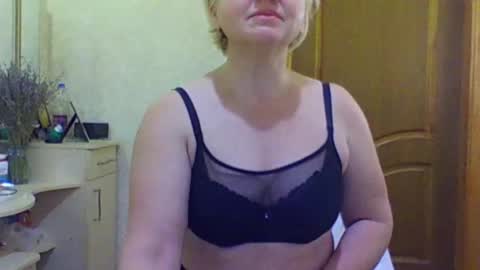 oliviaparadise online show from 20, 12, 2024