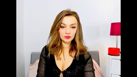 Snapshot of oliviawomen chatting on 8, 1, 2025 OliviaWomen online show from 8, 1, 2025