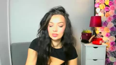 Snapshot of oliviawomen chatting on 27, 11, 2025 OliviaWomen online show from 27, 11, 2025