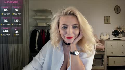 ollalla7 online show from 11, 11, 2025