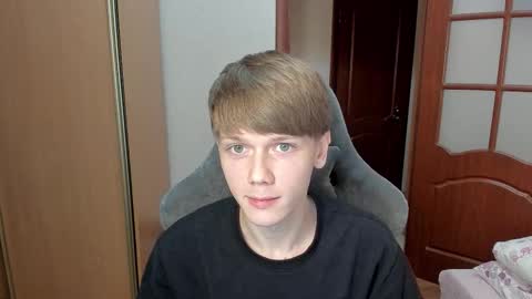 Snapshot of olvr_zoolander chatting on 17, 1, 2026 Oliver and Mira online show from 17, 1, 2026