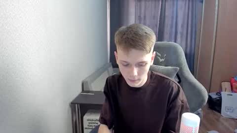 Snapshot of olvr_zoolander chatting on 14, 3, 2026 Oliver and Mira online show from 14, 3, 2026