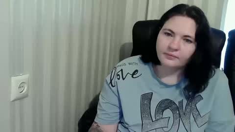 Snapshot of olyaandnetty chatting on 6, 11, 2025 OlyaAndNetty online show from 6, 11, 2025