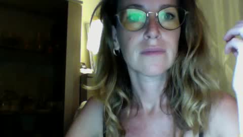 Snapshot of olyra11 chatting on 11, 6, 2026 olyra11 online show from 11, 6, 2026