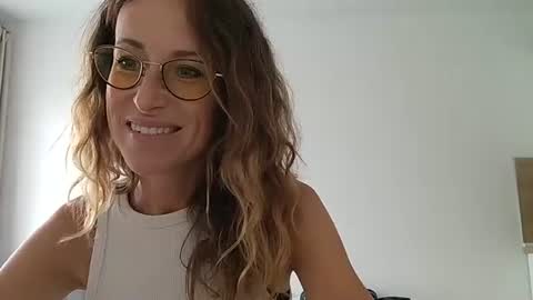 Snapshot of olyra11 chatting on 24, 7, 2026 olyra11 online show from 24, 7, 2026