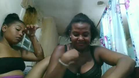 Snapshot of olyvienne90 chatting on 26, 11, 2025 olyvienne90 online show from 26, 11, 2025