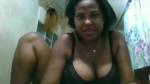 Snapshot of olyvienne90 chatting on 27, 11, 2025 olyvienne90 online show from 27, 11, 2025