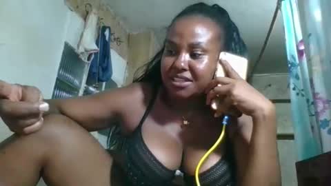 Snapshot of olyvienne90 chatting on 3, 12, 2025 olyvienne90 online show from 3, 12, 2025